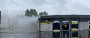 Møbelhus står i flammer