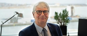 Advokat Anker Laden-Andersen tildeles Ridderkorset