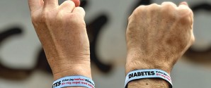 Diabetes-armbånd skal sikre tryghed på landets festivaler