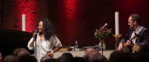 Julen sunget ind med stemningsfuld SIND-julekoncert