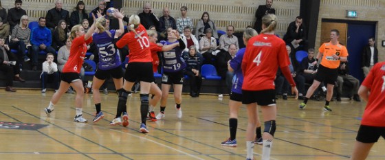 Cecilie Termansen og Ida Andersen siger tak for nu til Vendsyssel Håndbold