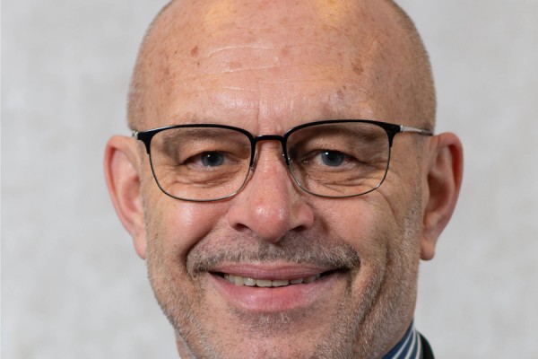 Advokat Karsten Madsen underviser ….
