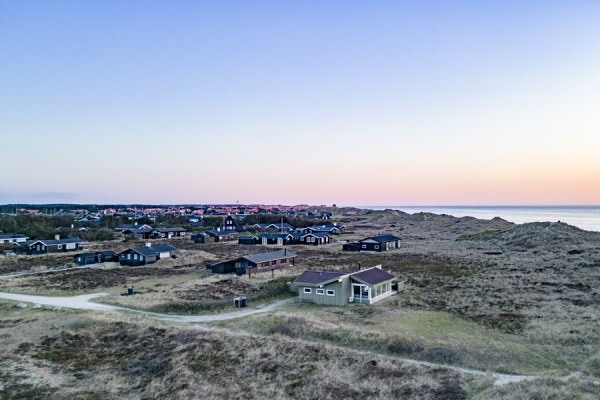 Højsæson for sommerhussalg kan give flere skeltvister – sådan undgår du nabostrid