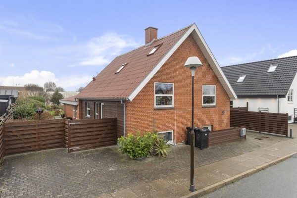 Ugens bolig fra home: En charmerende villa i flere niveauer