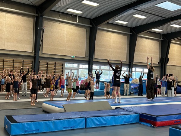 Springteam Sæby indbød til Fredagsfest