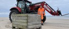 Nu kan du igen smide affald fra havet i strandkasserne