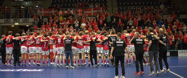 Danmark verdensmester i publikum ved U19VM floorball i Frederikshavn Danmark verdensmester i publikum ved U19VM floorball i Frederikshavn
