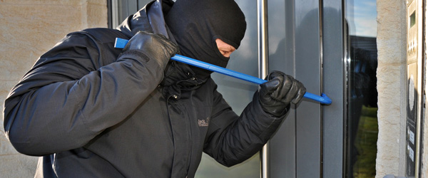 Politiet advarer mod sommerindbrud og opfordrer til indbrudssikring Politiet advarer mod sommerindbrud og opfordrer til indbrudssikring