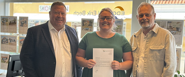 BROEN Frederikshavn modtager donation på 50.000 kr. fra EDC Poul Erik Bech Fonden BROEN Frederikshavn modtager donation på 50.000 kr. fra EDC Poul Erik Bech Fonden