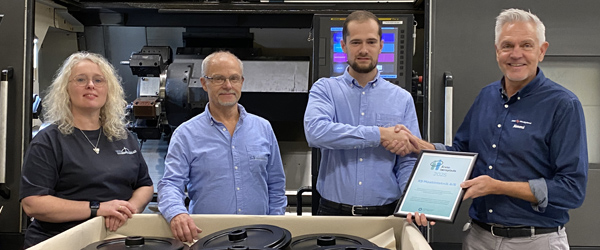 Fra KS Maskinteknik lagerelev Vibeke J. Thomsen, CEO Kim Sørensen, COO Jonas Lyngby og konsulent Jimmi Juhl fra AMU Nordjylland. KS Maskinteknik – årets læreplads indenfor Lager og Logistikoperatører