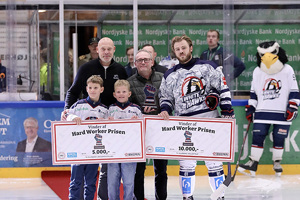 Historiens første Bygma Hard Worker gik til White Hawks-kaptajn Historiens første Bygma Hard Worker gik til White Hawks-kaptajn
